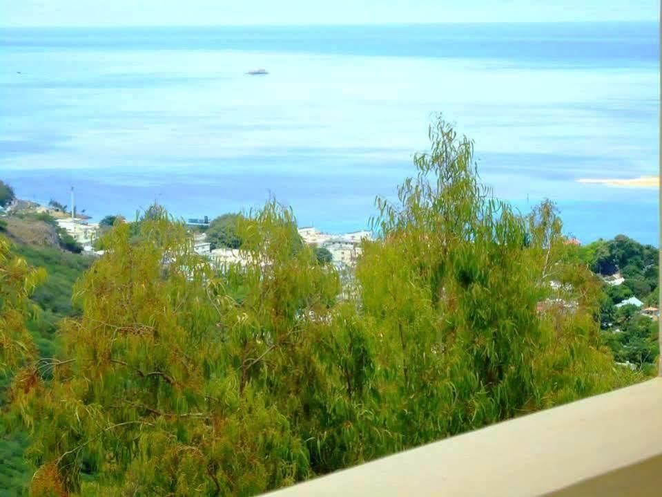 Coralie La Diffe'Rence Guest House Port Mathurin Luaran gambar